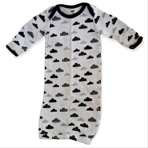 💥 3 for 25 💥𝅺 NWOT HB Clouds Baby Gown